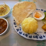 スリランカカリーの店 アンマー・カリヤ - おとくランチ800円。ドリンクも付きます。