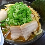 平九郎R - フィニッシュラーメンを野菜載せ＆ネギ増し＆味玉＋チャーシュー1枚