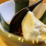 鮨駒 - 自家製豆腐、濃厚なチーズの様でコレだけでお店が出せるレベルでした！