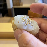 鮨駒 - 丁寧にカットされてネットリさが更に増して最高です