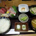 Osakanaya Yoshino - ランチのお刺身定食