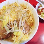 ラーメン二郎 - ラーメン半分＋ニンニク多め＋白ネギ