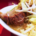 ラーメン二郎 - 豚の厚み