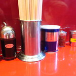 ラーメン二郎 - 卓上調味料