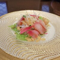 中国料理 豪華 - 鰤の刺身　中華風サラダ