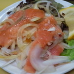ミナミカワ - サーモンサラダ230円
