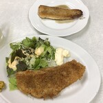 ゆたか食堂 - 常連さんのキャンセルが出て譲ってもろうたアブラカレイのバター焼きとフライ