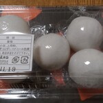 大和屋本店 - 薯蕷饅頭　¥ 165 (税込)接写
