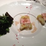 オーベルジュ・ド・リル - フォアグラと洋葱のプレッセ　シャンパン風味　季節のサラダ添え