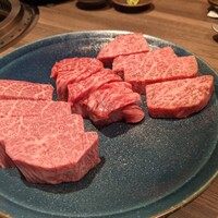 焼肉Coco Nemaru Ginza - ひと口ステーキ３種