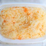 Les jours - にんじん入り炊き込みご飯
      味付けは控えめなれど、コンソメのような香りも