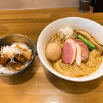 麺屋 龍壽 - 特製醤油大盛り&豚煮込みご飯