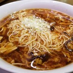 京鼎樓 - 酸辣湯麺。