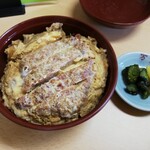 中華料理 万楽 - 料理写真:カツ丼 640円