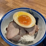 Rairakuken - チャーシュー煮卵丼！
