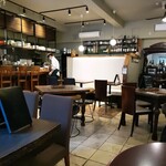 IL VIGORE - 店内、このあとすぐに満席になる。