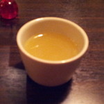 アヒル - お通しの鶏のスープ