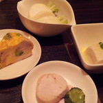 アヒル - お通し（一人１種類づつ）