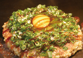 Okonomiyaki Teppanyaki Sharaku - とろとろ卵のネギスジ玉