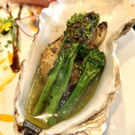 ファヴール - 北海道産真牡蠣のアヒージョ。大きいサイズ♡
            プリップリの身( *´꒳`*)੭"