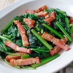 Bacon butter spinach stir-fry salad