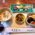 割烹 みかど - 令和3年11月
サービスランチ 880円