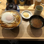 銀座 梅林 - カツ丼＋半熟玉子のせ