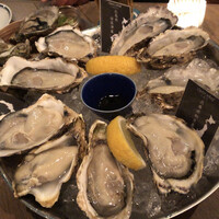 梅田 ワーフ - 生牡蠣３種食べ比べ