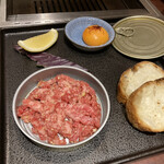 宮古牛焼肉 玉城 - 宮古牛の炙り刺し　ブルスケッタ風（2人分）