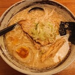 とん助 - げんこつ味玉ラーメン(味噌)