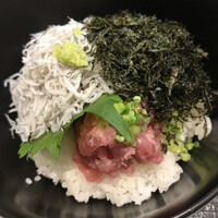 お料理 とみやま - 2色丼の裏側