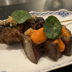 Alternative - 次郎猪串
      レバーのクレビネット巻きとハツの串焼き。