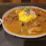創作カレー ツキノワ - チキンカレー(ターメリックライス/辛口)＋ミニキーマ