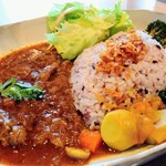 ヒマラヤンワルツ - 牛すじカレー