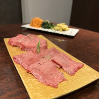黒毛和牛焼肉 虎斑 北新地店 - 
