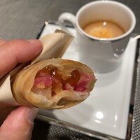 レンゲ - どうやってイクラがこの中に入るのだろう？