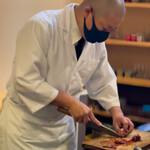 鮨駒 - 赤貝の解体ショー、早技に感動しました！