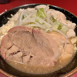 ラーメン二郎 - ラーメン（８００円）少なめ、味薄め、にんにく少し、アブラ