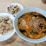 晴華 - タンタン麺と半チャーハン