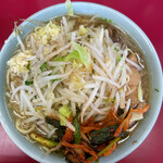 ラーメン二郎 - 小豚野菜からめニンニク少な目
