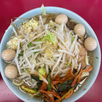 ラーメン二郎 - 小豚野菜からめニンニク少な目うずら