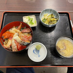 海鮮食堂まことや - 海鮮漬け丼セット  ¥850(税抜き)