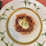 キノシタ - 豚の耳と豚足のテリーヌのソテー白インゲン豆のトマト煮込み