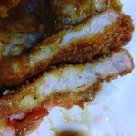太田食堂 - ロースカツは薄いながらも程よい脂身♪