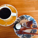 コーヒー オッタ - 栗といちじくのケーキとたっぷりサイズのルワンダ(2021.11)