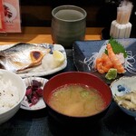 Yoroi Zushi - 週替定食