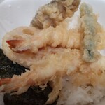 和食さと - 天丼　半額で322円税込