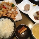 Chainashammin - カシューナッツ炒めと小鉢、スープ