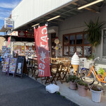 キャットベース - お店ファザード