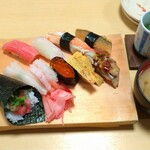 Hisago Zushi - 特選にぎり寿司 税込2618円 お味噌、茶碗蒸し付き